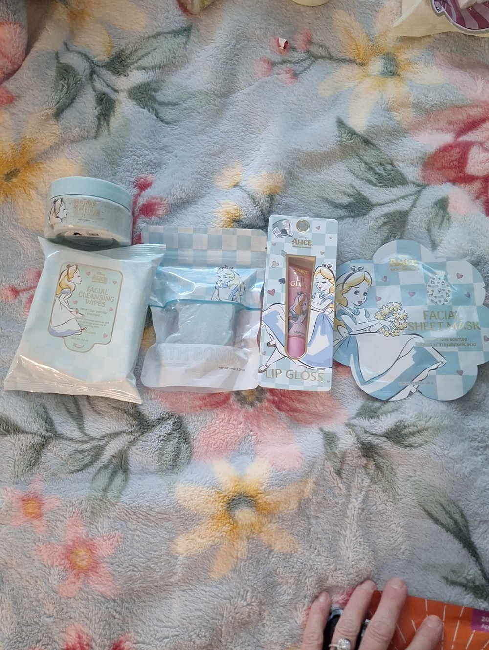 Disney Alice in Wonderland Blue Skincare & Lip Gloss Set